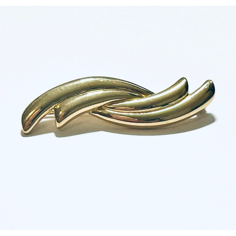 Vintage Monet Goldtone Brooch